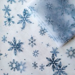 Голубые снежинки на белоснежном еврофатине